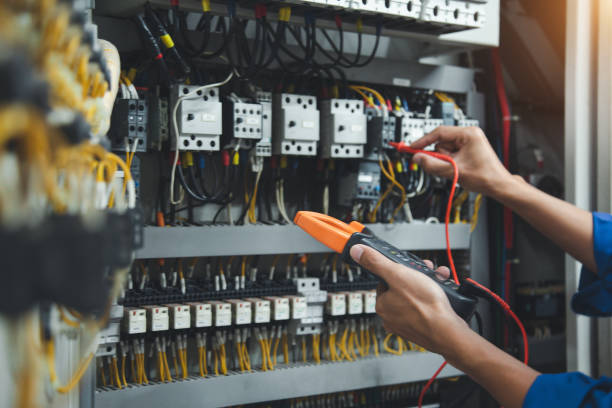 Best Affordable Emergency Electrician  in Freer, TX