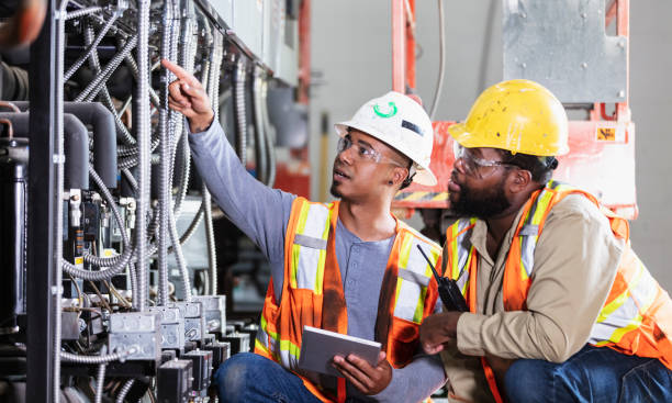 Best Local Electrician Companies  in Freer, TX